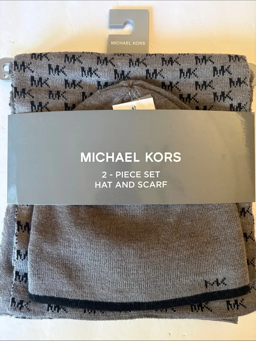NWT MICHAEL KORS 2 Piece Hat & Scarf Set